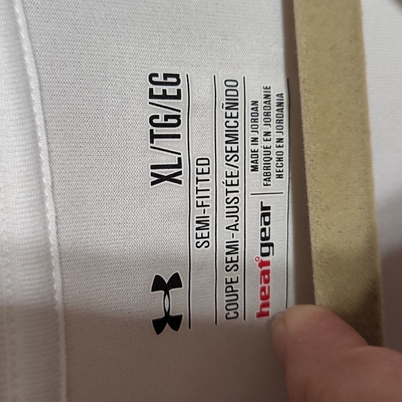 Under Armour Size XL - Picture 3 of 3